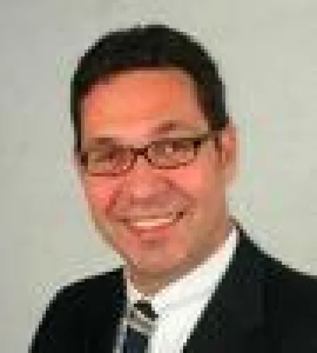Jörg Schnorrenberger spendet für den Ambulanten Kinderhospizdienst Bild: Jörg Schnorrenberger spendet für den Ambulanten Kinderhospizdienst