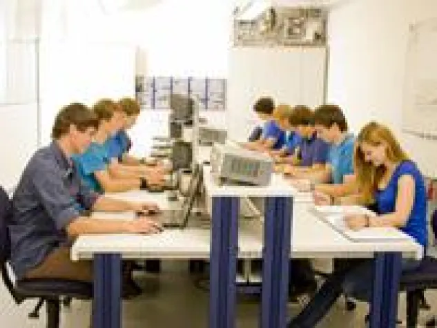 Regionalmarketing zeichnet Klug aus Teunz im Landkreis Schwandorf als Unternehmen des Monats aus Bild: Regionalmarketing zeichnet Klug aus Teunz im Landkreis Schwandorf als Unternehmen des Monats aus