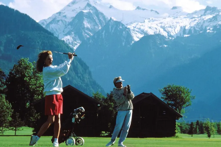 Bild: Ski & Golf: Das grün-weiße Urlaubsspecial der Europa-Sportregion geht am 7. Mai an den Start