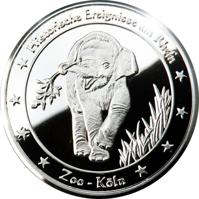 Eine rheinische Frohnatur, das Elefantenbaby Marlar, im Kölner Zoo geboren (© Rheintal e.V.)