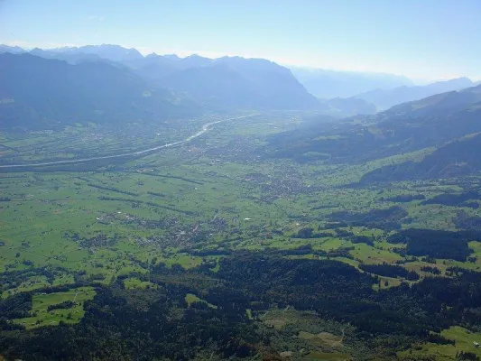 Bild: Ferienparadies statt „Steueroase“ - Liechtenstein – „MITTENDRIN“ in der Europameisterschaft 2008