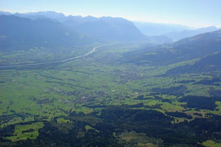 Bild: Ferienparadies statt „Steueroase“ - Liechtenstein – „MITTENDRIN“ in der Europameisterschaft 2008