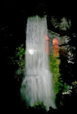 Bild: Faszinierendes Erlebnis - Beleuchtete Wasserkünste im Bergpark Wilhelmshöhe