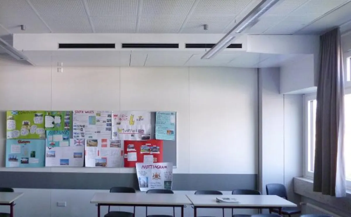 KLARLUFT-extraleises Schullüftungsgerät im Gymnasium