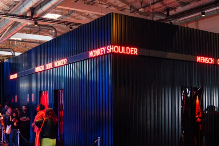 Innovative XXL-Laufschrift auf dem OMR-Festival 2024 in Hamburg: Ein Highlight der digitalen Kommunikation Bild: Innovative XXL-Laufschrift auf dem OMR-Festival 2024 in Hamburg: Ein Highlight der digitalen Kommunikation