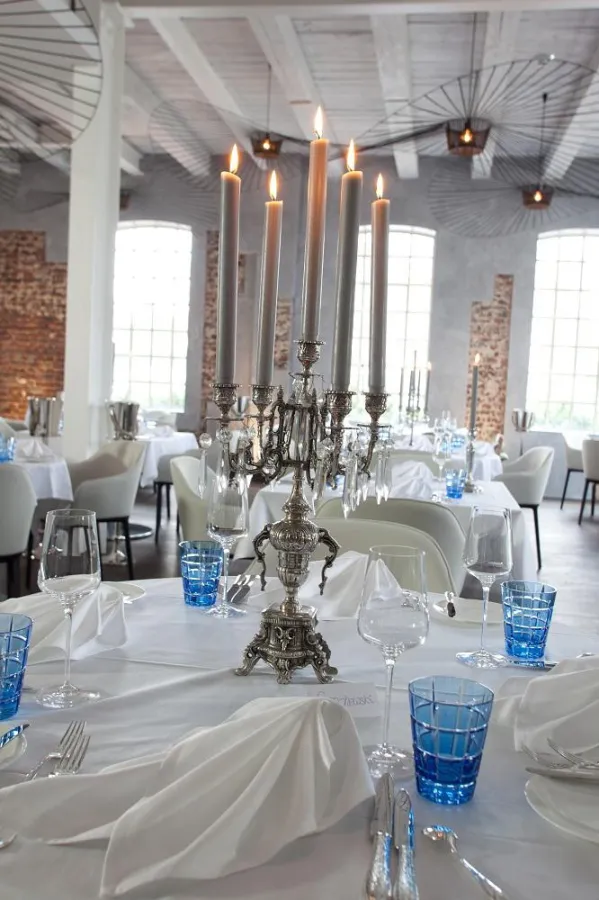 Edle Inneneinrichtung gepaart mit robustem Backstein-Gemäuer: Restaurant heyligenstaedt in Gießen