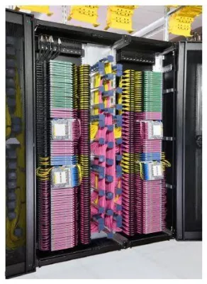 HUBER+SUHNER lanciert innovatives Fasermanagementsystem LISA Double Access... Bild: HUBER+SUHNER lanciert innovatives Fasermanagementsystem LISA Double Access...