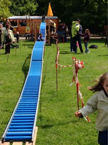 Bild: Eröffnungsfest der Spielsaison 2013 am Muttertag im Hirschgarten