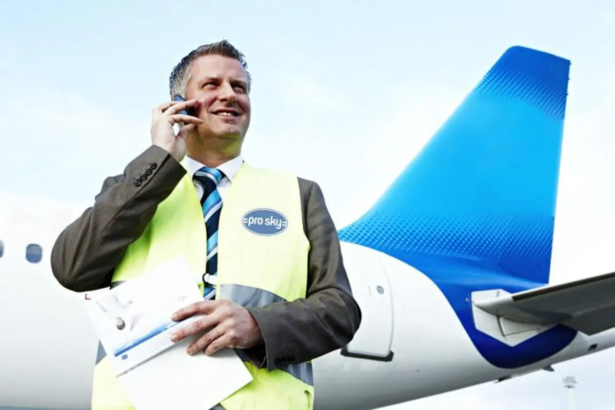Pro Sky-Mitarbeiter koordinieren weltweit die Flugzeugcharter für die Daimler AG