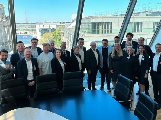 Bild: THE GROW diskutiert mit Wolfgang Kubicki die aktuelle politische Lage im Deutschen Bundestag