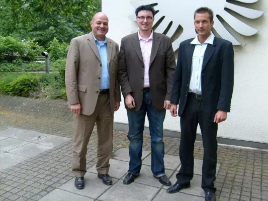 Bild: Gelbe Engel im Naturtheater Hayingen - Kooperation nach langer Zeit gelungen