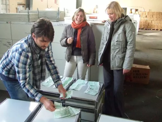 Lagerbestand: Baustelle oder Geldquelle? Projektbericht über den anderen Umgang mit gelagerten Büromöbeln Bild: Lagerbestand: Baustelle oder Geldquelle? Projektbericht über den anderen Umgang mit gelagerten Büromöbeln