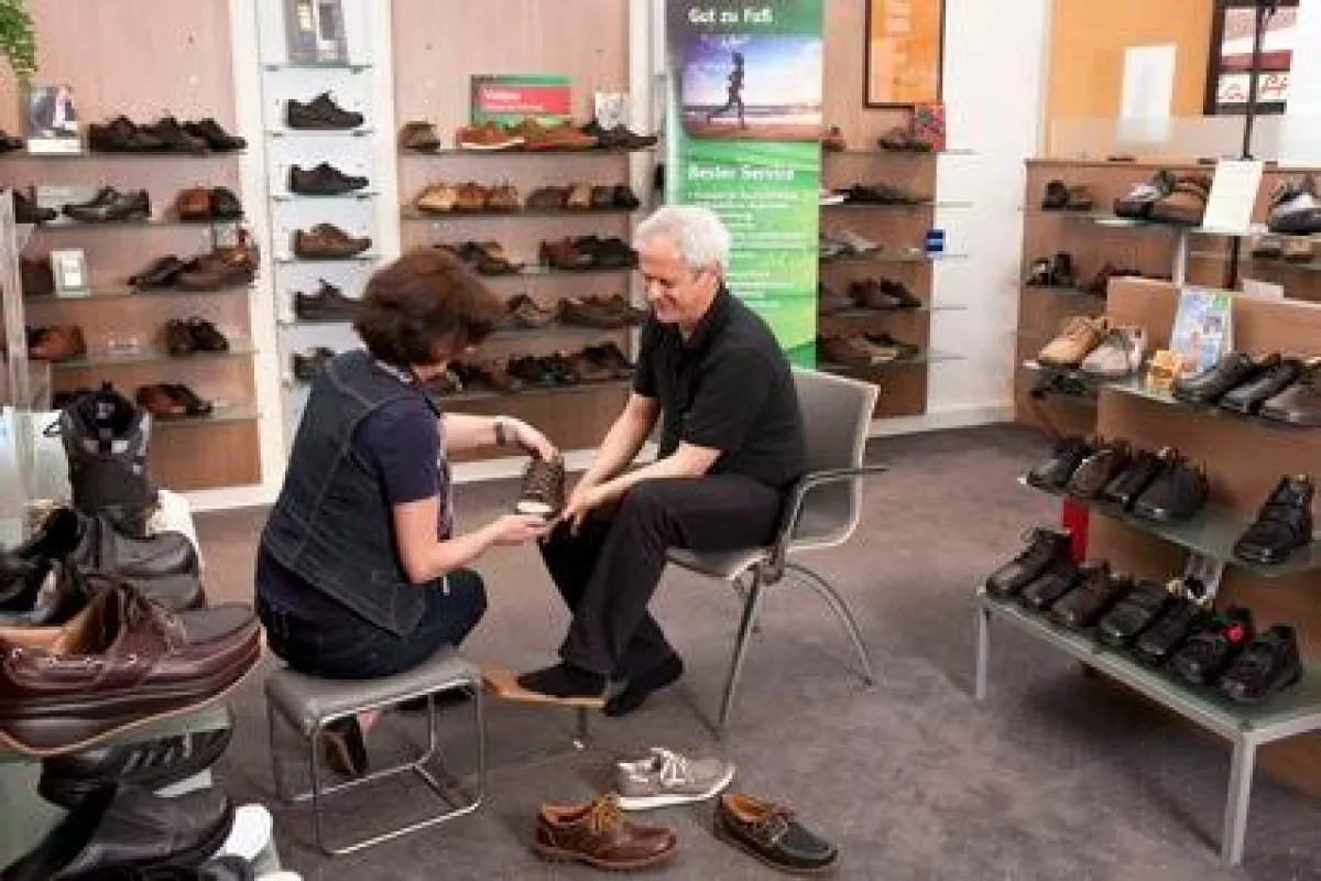 Gesunde Schuhe Fachhändler achten darauf, dass die Schuhe bezüglich Leder und Material schadstofffrei sind.