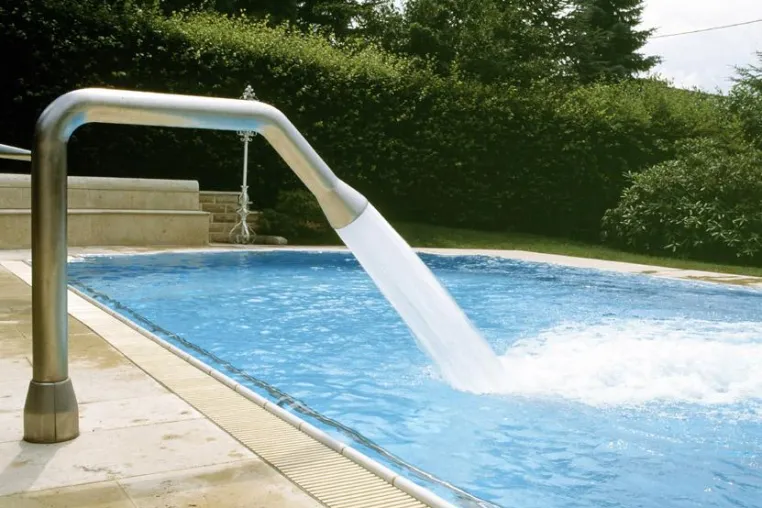 Bild: Das komplette  Schwimmbadvergnügen auf Knopfdruck: Die neue Wellness-Steuerung sopra-Spa Control