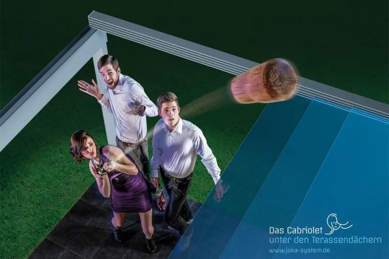 Bild: Das Cabriolet unter den Terrassendächern - JOKA System entwickelt innovatives Glasschiebedachsystem