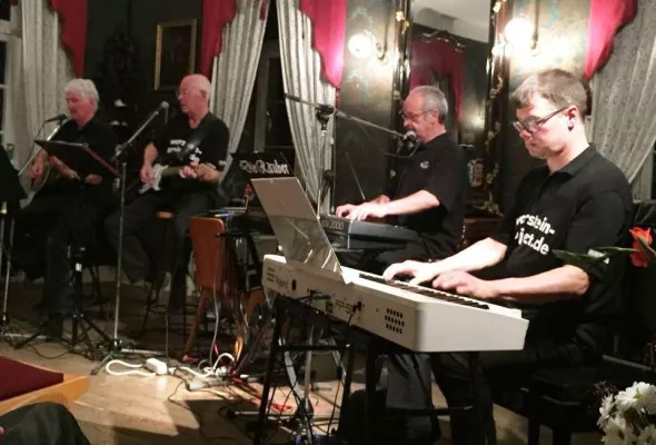 Bild: Warstein-Project-Konzert im Haus Kupferhammer ein voller Erfolg