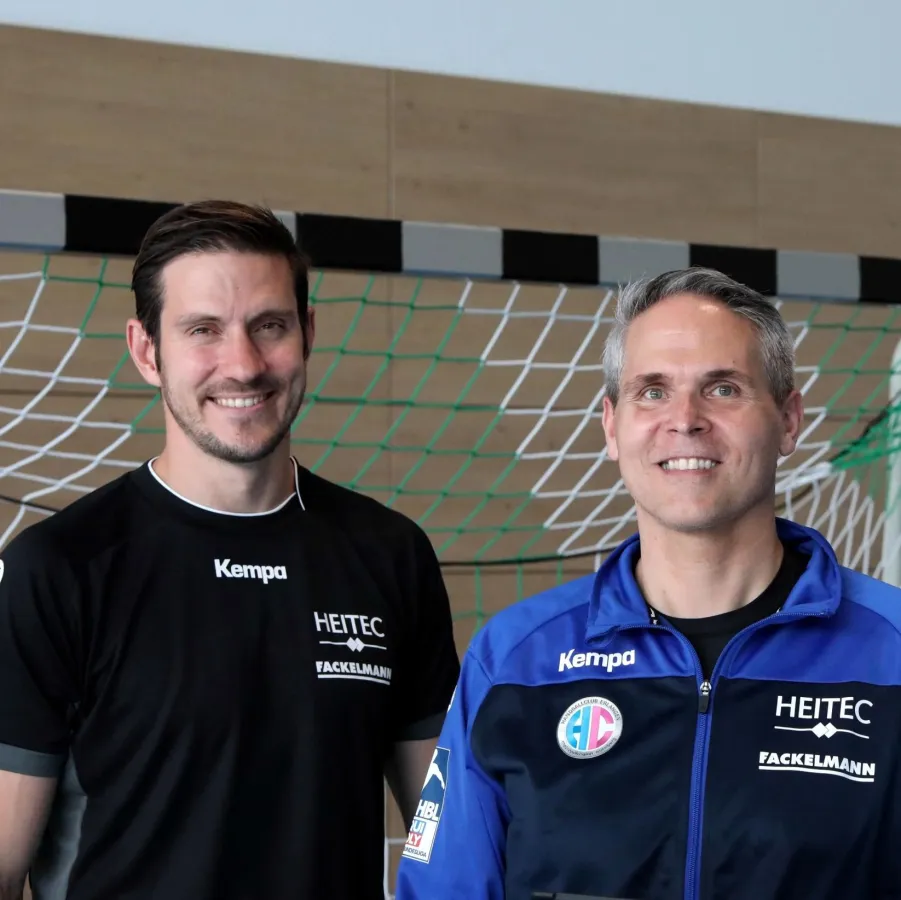 (Jocki_Foto,Erlangen v.l.): Cheftrainer Michael Haaß und Tom Hankel freuen sich auf die Testspiele