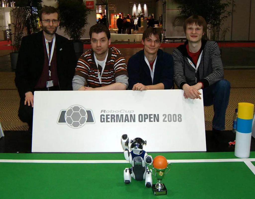 Bild (v.l.n.r.): Team Harzer Rollers der Hochschule Harz: Prof. Dr. Frieder Stolzenburg, Patrick Elze, Frank Thielert, M. Sc. Florian Ruh