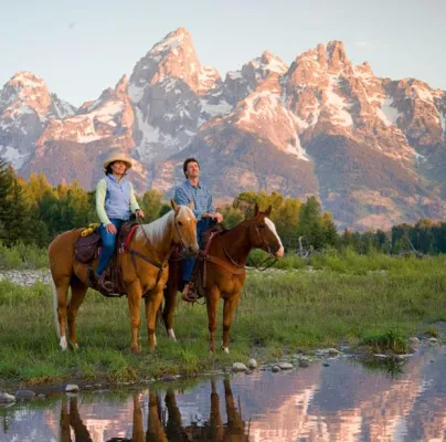 Bild: Ein Sommer voller Abenteuer - Reiten, Rafting & Rodeo in der Togwotee Mountain Lodge