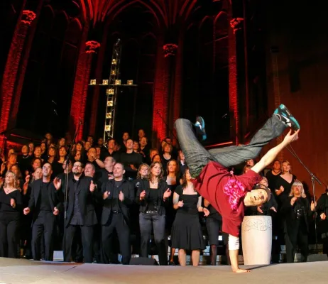Bild: Berlins größter Gospelchor lädt zu seinen jährlichen Herbstkonzerten in die Apostel-Paulus-Kirche ein