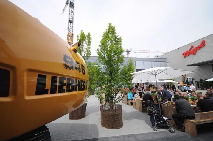 Bild: Liebherr eröffnet Niederlassung in Frankfurt mit plan-j
