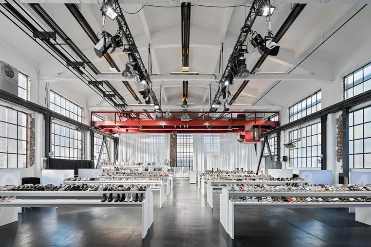 Bild: Schuh-Chic und Industrie-Charme - Gabor bei der „Gallery SHOES“ Premiere