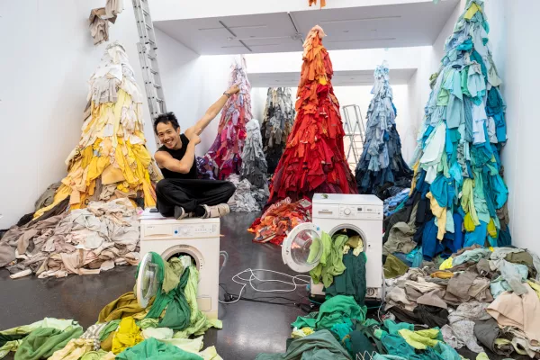 Bild: Benjamin Von Wong und Juli Gebhardt im Kunstverein Ludwigsburg