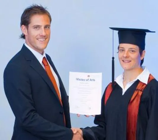 Bild: Bachelor-Studium: Berufspraxis statt Studienstress