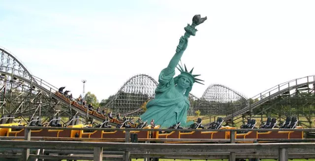 Bild: Heide-Park Resort auf Rekordkurs in 2011 und erneut im KRAKE Fieber in 2012, denn KRAKE lebt