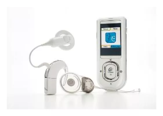 Bild: Cochlear informierte über neue Indikationen für Cochlea-Implantate und überzeugte mit Charity-Aktion