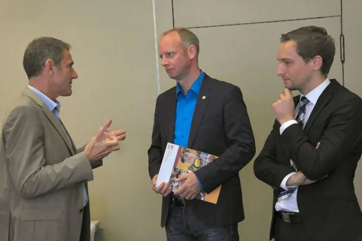 Bild: MdL Timm Kern (FDP) besucht Berufsbildungswerk Adolf Aich