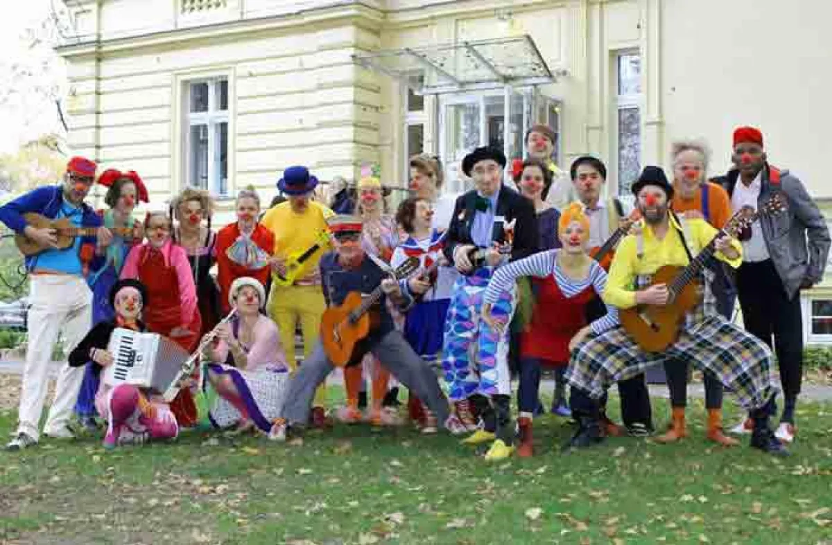 ROTE NASEN Clowns feiern Geburtstag
