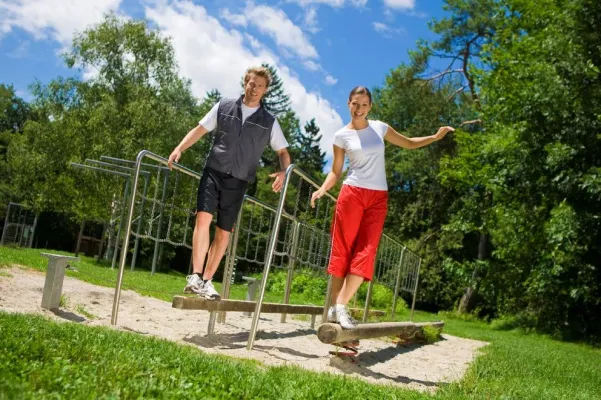Bild: Die Molkerei Alois Müller belebt die Trimm Dich-Bewegung der 70er Jahre wieder - „Trimmy“ kommt zurück