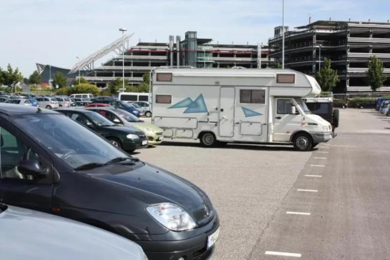 Bild: Wohnmobile und Caravans günstig abstellen