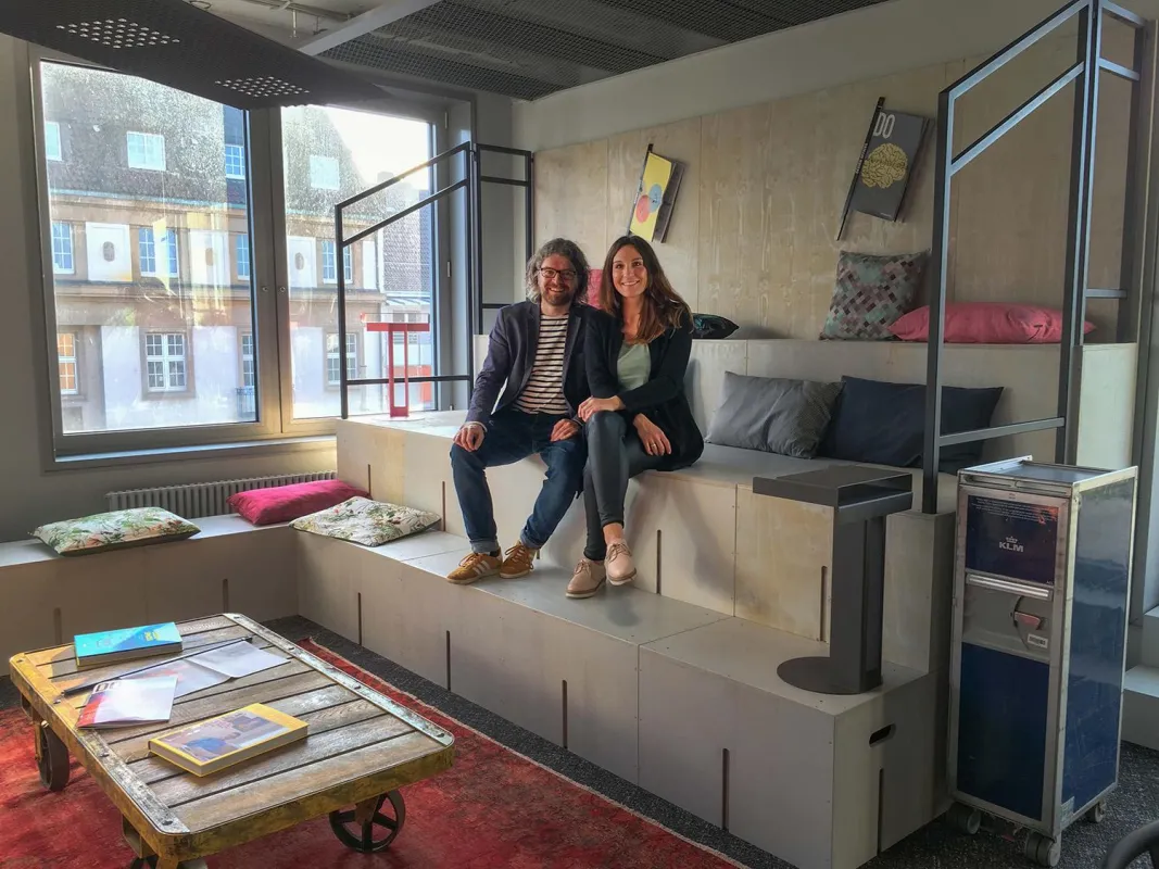 PINK Event Service und Design Offices schließen Partnervertrag.