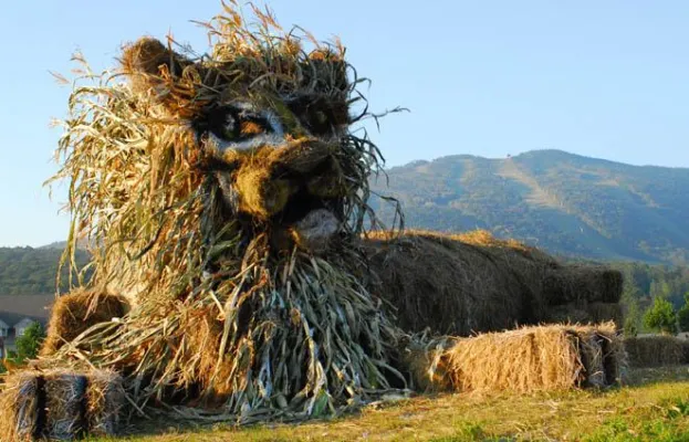 Bild: Killington Hay Festival in Neuengland - Riesige Tierskulpturen aus Heu
