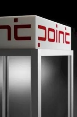 Bild: XXL-Glasvitrine als Präsentationsvitrine, Messevitrine und Ausstellungsvitrine