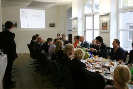 Netzwerk-Frühstück in Wuppertal: Thema Suchmaschinenoptimierung Bild: Netzwerk-Frühstück in Wuppertal: Thema Suchmaschinenoptimierung