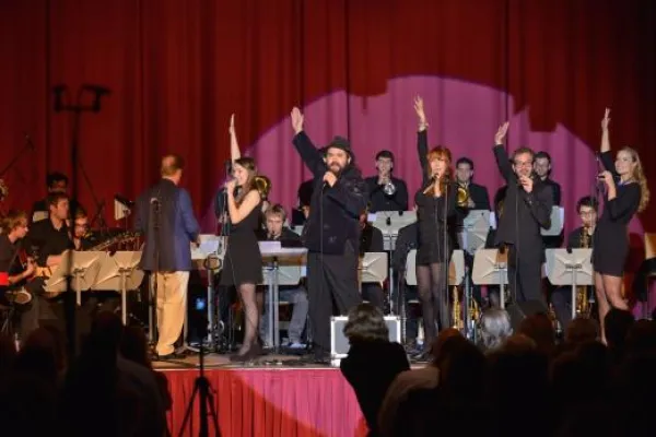 Bild: Christmas Moments with Friends - 5 Jahre Junior-Band Landes Jugend Jazz Orchester Hessen