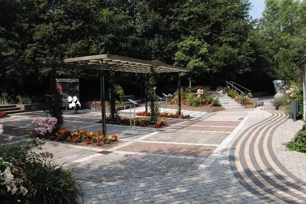 Bild: Mit hansebeton aktiv in die neue Gartensaison - Mustergarten eröffnet – Werkssonderverkäufe für Schnäppchenjäger