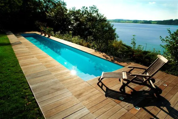 Bild: Teak aus heimischem Bauernwald - Green Design für Amerika, gebackenes Holz als Alternative für Tropenhölzer