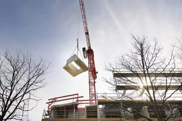Bild: Fassadenarbeiten an neuer Münchner Architektur-Ikone Van B gestartet