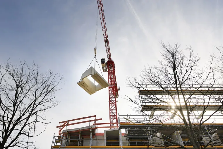 Fassadenarbeiten an neuer Münchner Architektur-Ikone Van B gestartet Bild: Fassadenarbeiten an neuer Münchner Architektur-Ikone Van B gestartet