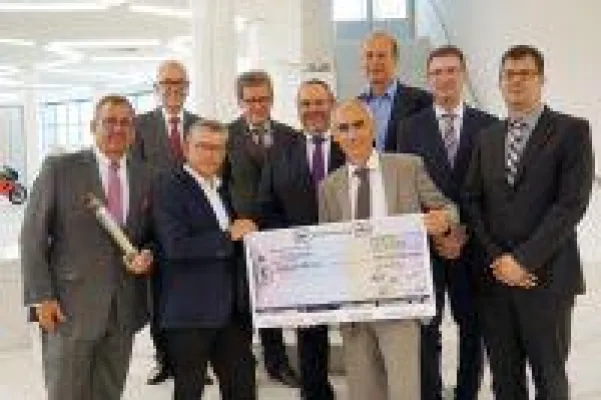 Bild: NH/HH Recyclingverein spendet € 5.000  für Bürgerinitiative Clean-up-MG e.V., Mönchengladbach