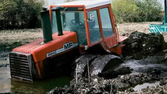 Bild: Landtechnikvideo über Traktoren im Extrembereich - Schlammschlacht: Traktoren gegen Ultra-Matsch