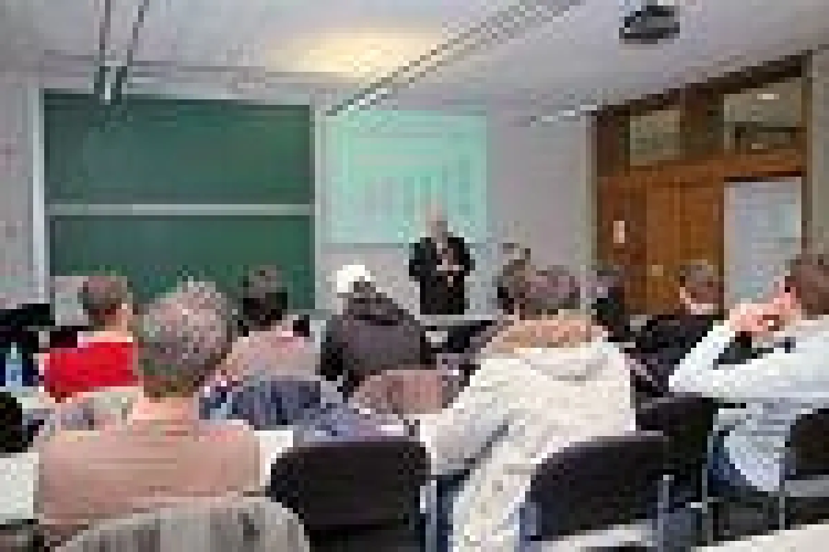 Peter Forscht an der FH Karlsruhe