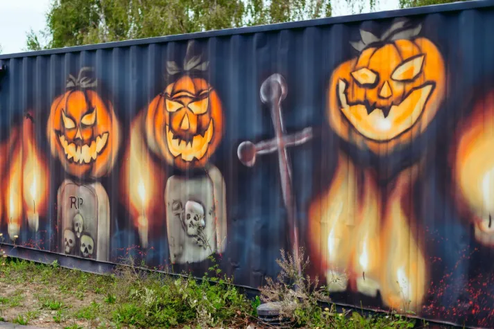 Karls Grusel-Oktober: Haus des Schreckens sorgt für Herzklopfen Bild: Karls Grusel-Oktober: Haus des Schreckens sorgt für Herzklopfen