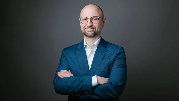 Bild: Wer ist Dr. Simon Harald Baier, der Gründer der Kanzlei SHB?