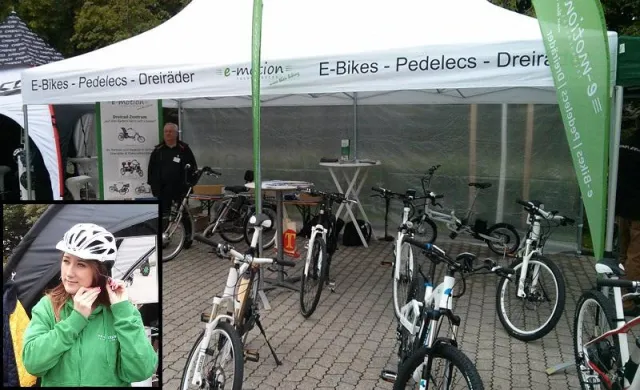 Bild: e-motion e-Bike Experten beim Allianz Autotag – Sicherheit von Fahrrädern und Pedelecs im Straßenverkehr