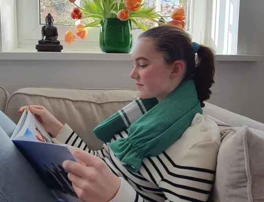 Bild: Wärmespender, Seelenschmeichler und Schmerzvertreiber - STRANDLIV launcht Wärmflaschen mit farbigem Stoffbezug